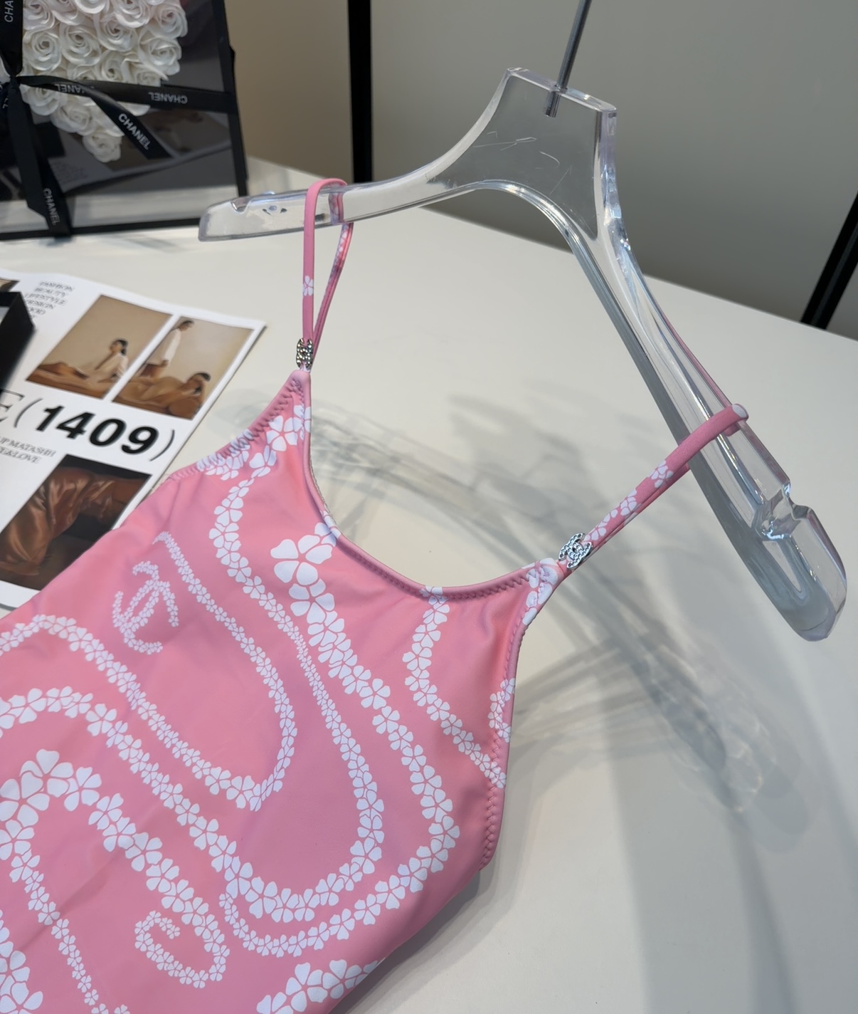 香奈儿泳衣，时尚潮人必备！实物超级好看！海边度假拍照超级好！SML