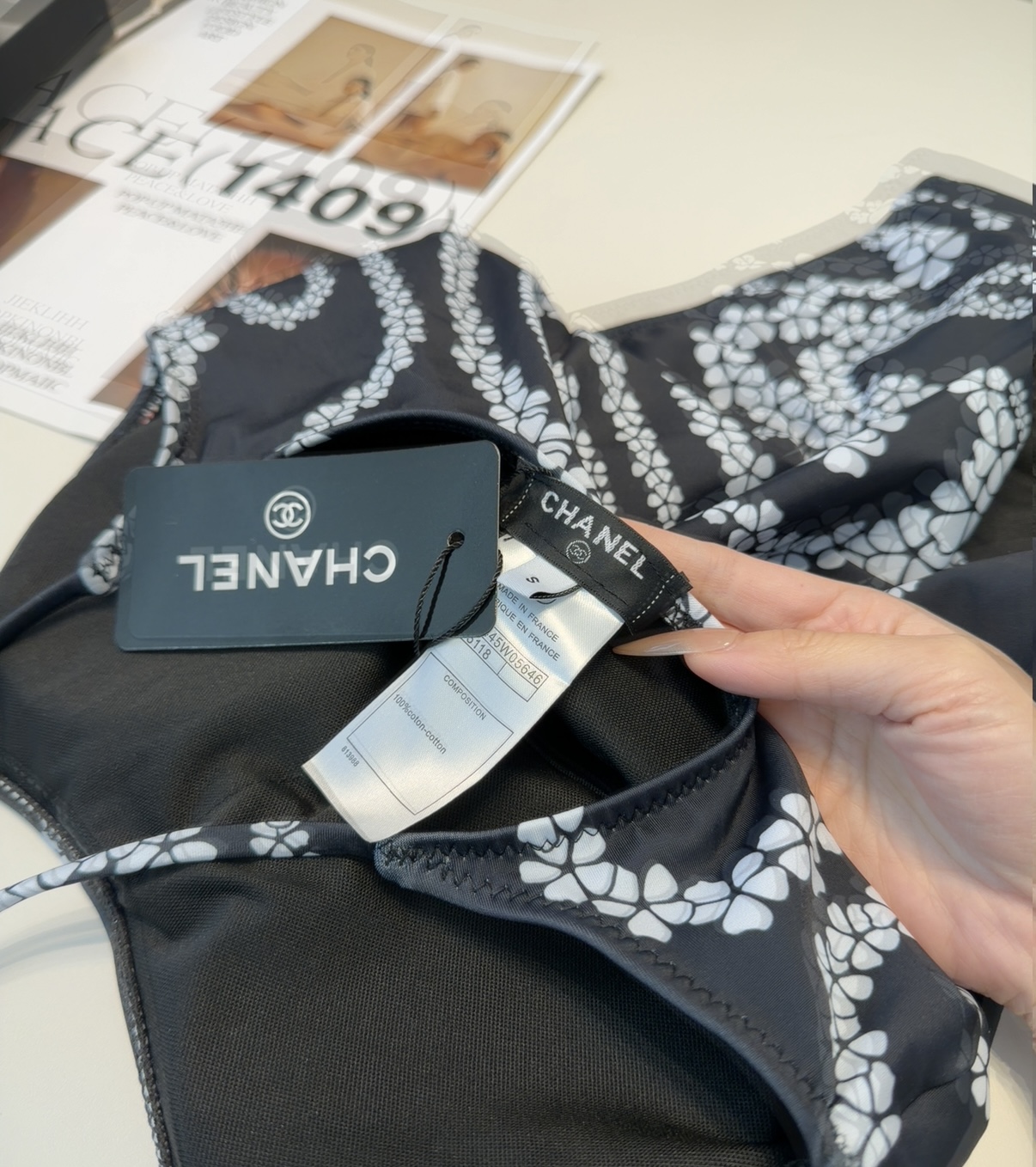 香奈儿泳衣，时尚潮人必备！实物超级好看！海边度假拍照超级好！SML