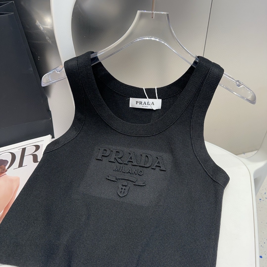 普拉达背心，搭外套单穿超🔥爆均码