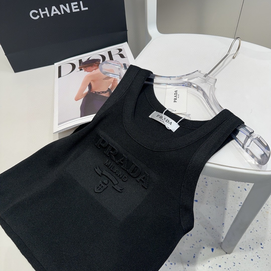 普拉达背心，搭外套单穿超🔥爆均码