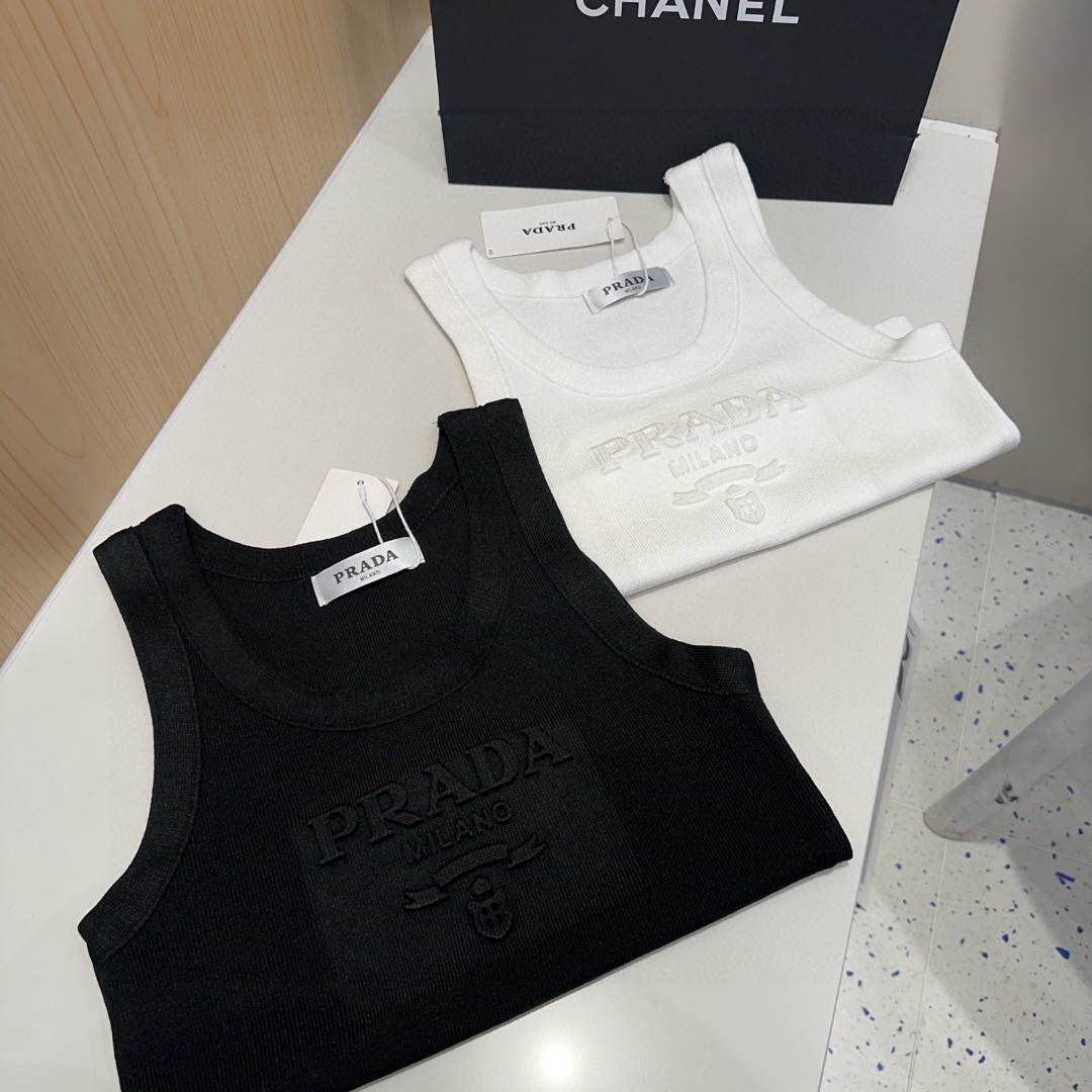 普拉达背心，搭外套单穿超🔥爆均码