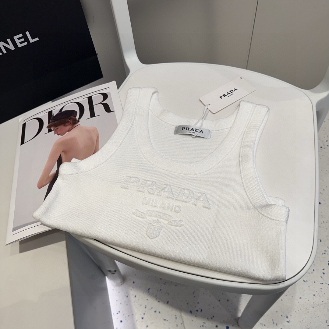 普拉达背心，搭外套单穿超🔥爆均码