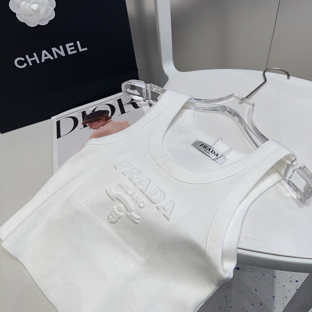 普拉达背心，搭外套单穿超🔥爆均码