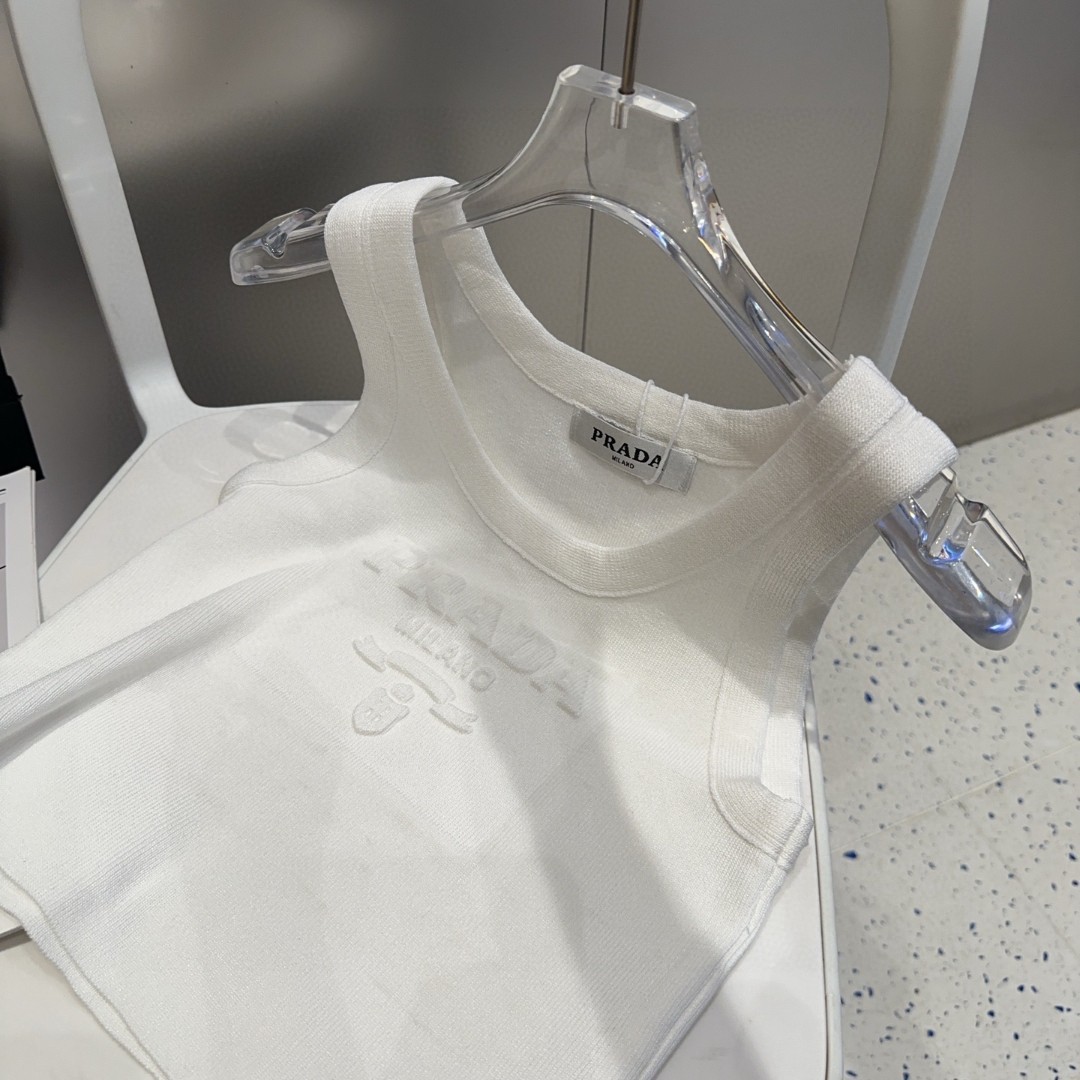 普拉达背心，搭外套单穿超🔥爆均码