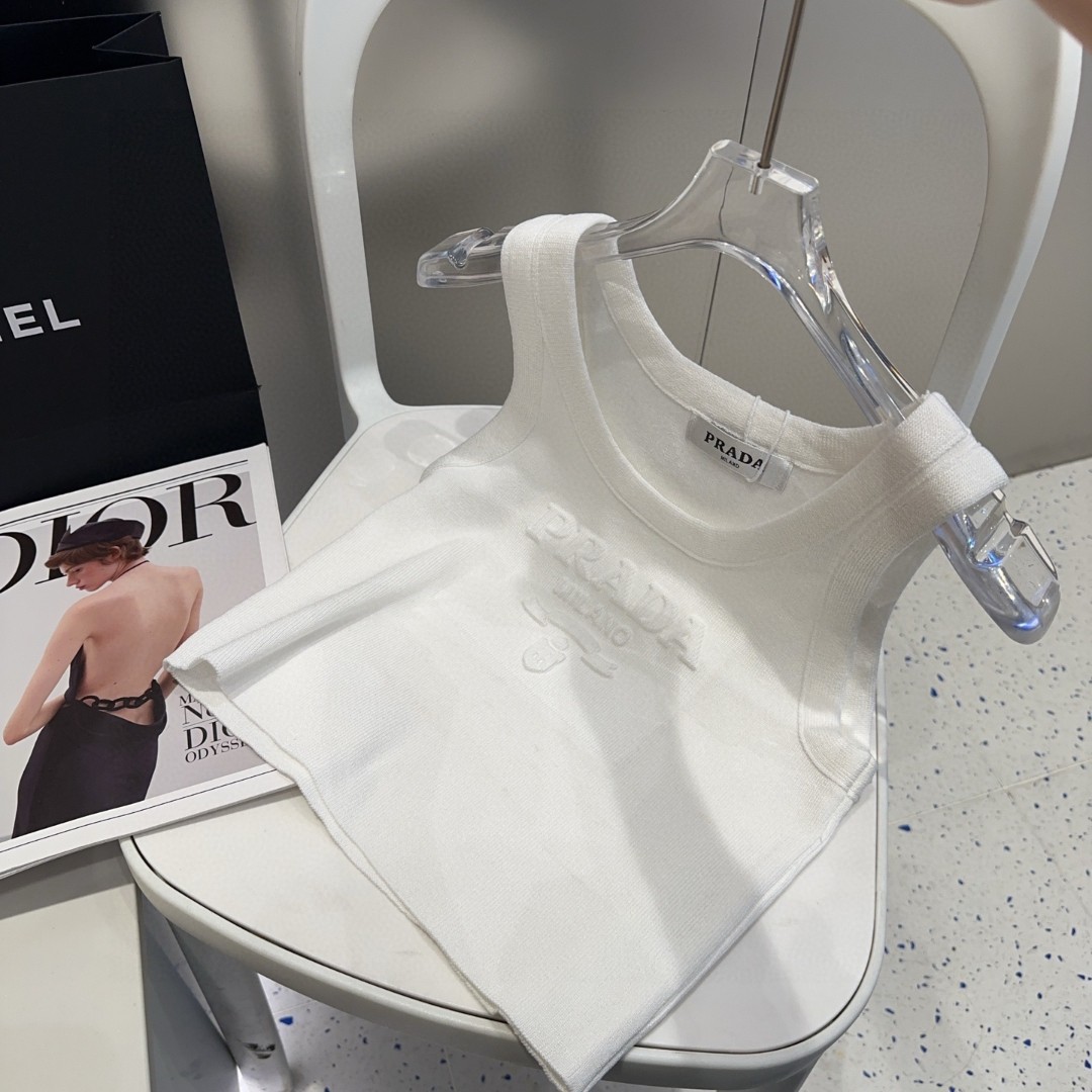 普拉达背心，搭外套单穿超🔥爆均码