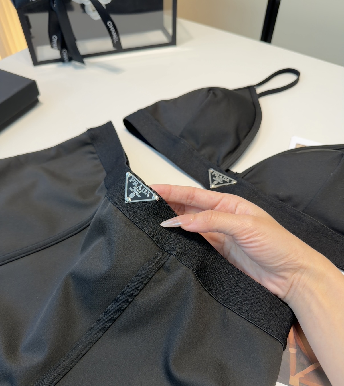 普拉达泳衣，时尚潮人必备！实物超级好看！海边度假拍照超级好！SML