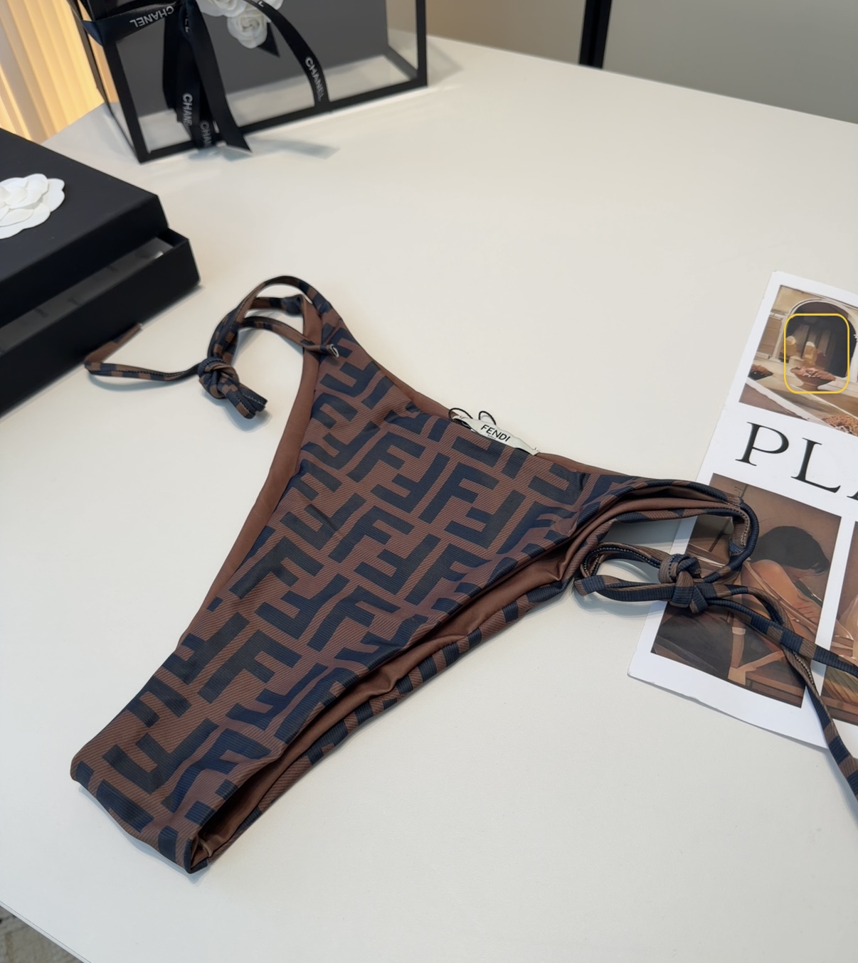 芬迪泳衣，时尚潮人必备！实物超级好看！海边度假拍照超级好！SML