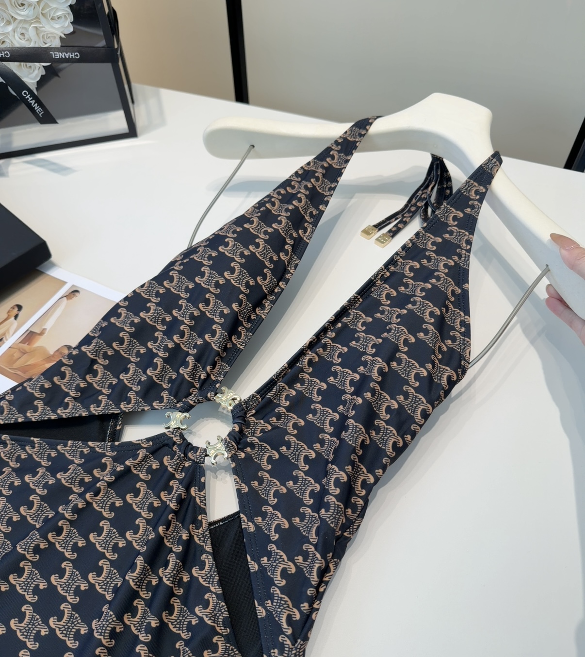 塞琳泳衣，实物实在太美了！拍不出来它的美😍谁穿谁美！很值得入手✋ SML