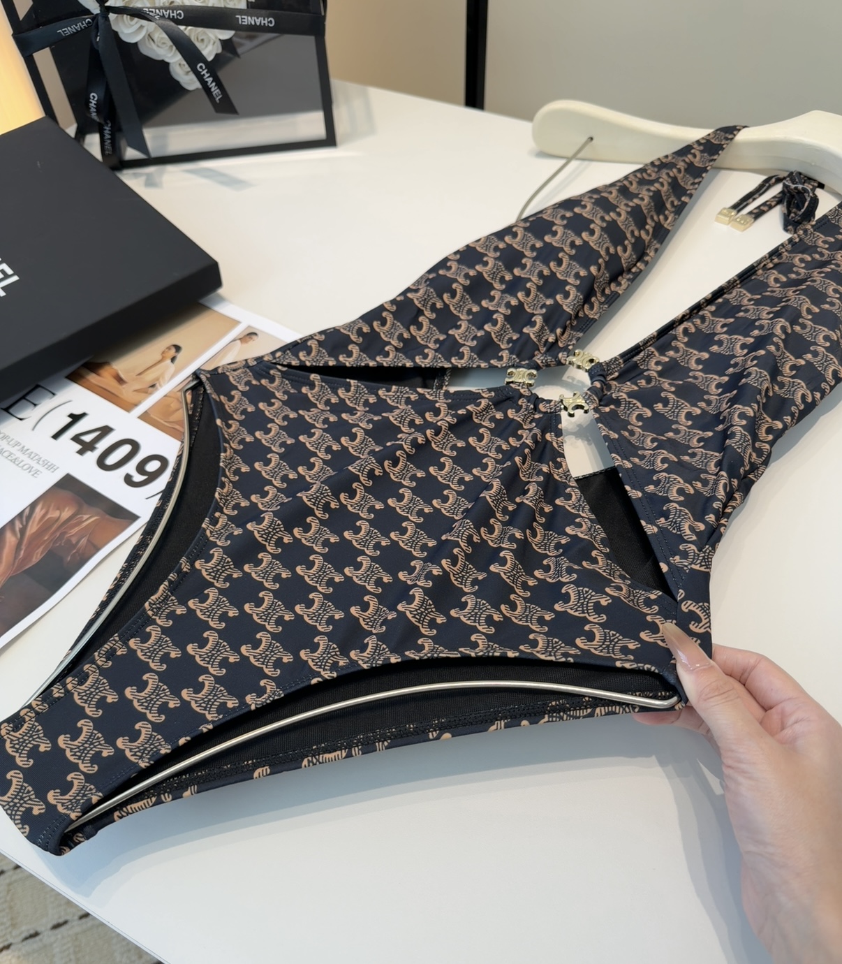 塞琳泳衣，实物实在太美了！拍不出来它的美😍谁穿谁美！很值得入手✋ SML