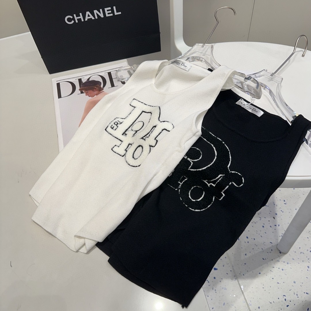 迪奥背心，搭外套单穿超🔥爆均码