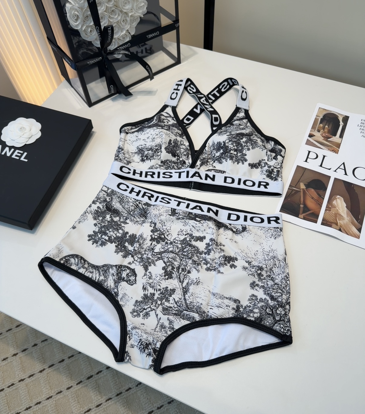 NO:754371,Dior swimsuit, the upper body is slim and beautiful!  Wear very fashionable SML swimsuit, swim trunks, bikini, swimsuit, swimming trunks, bikini, dior, swimsuits, bikinis19860909迪奥泳衣,上身显瘦而且好看！穿着很洋气SML泳衣泳裤比基尼,泳衣，泳裤，比基尼,dior,swimsuits,bikinis,accessory