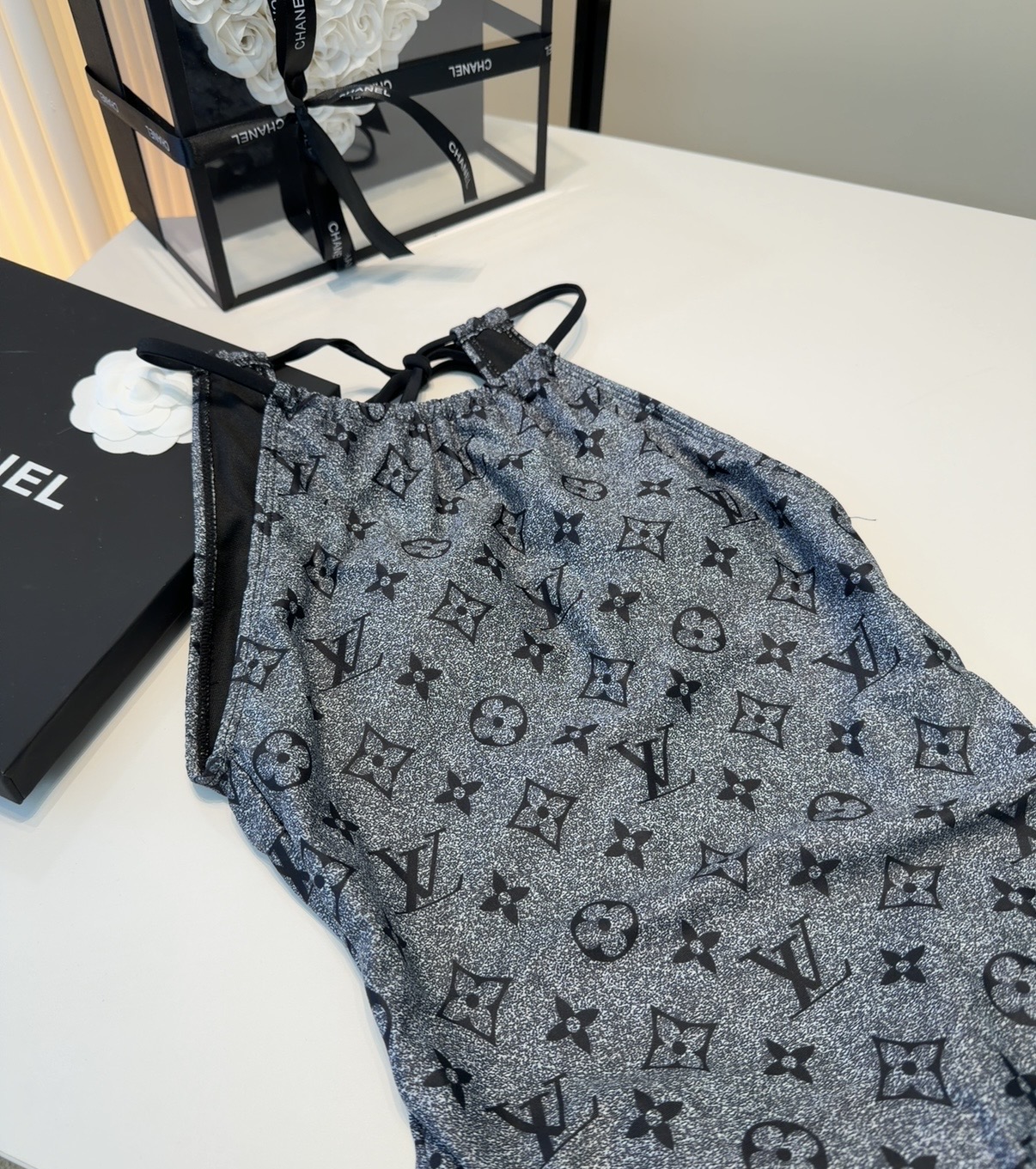 Lv泳衣，上身显瘦而且好看！穿着很洋气😍SML