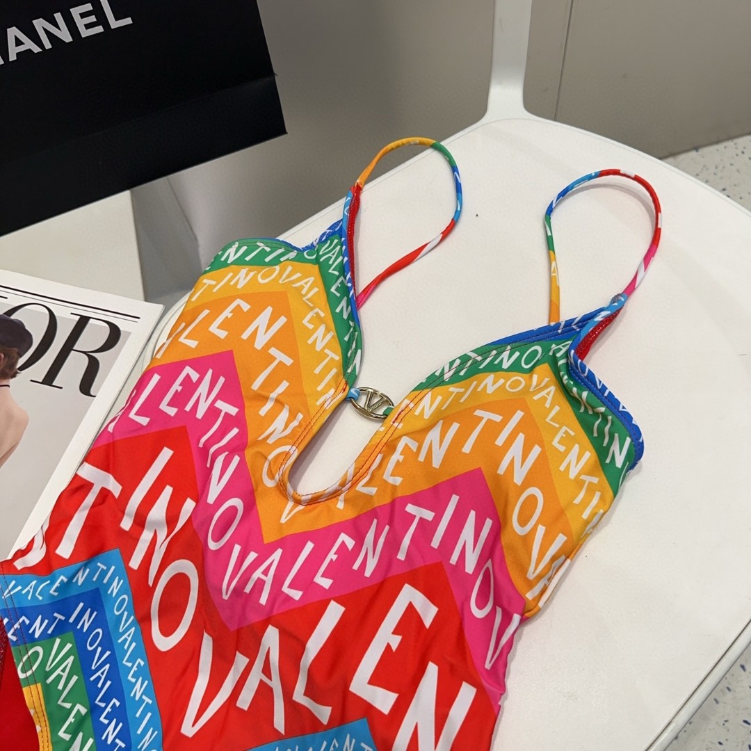 华伦天奴泳衣，上身显瘦而且好看！穿着很洋气😍SML