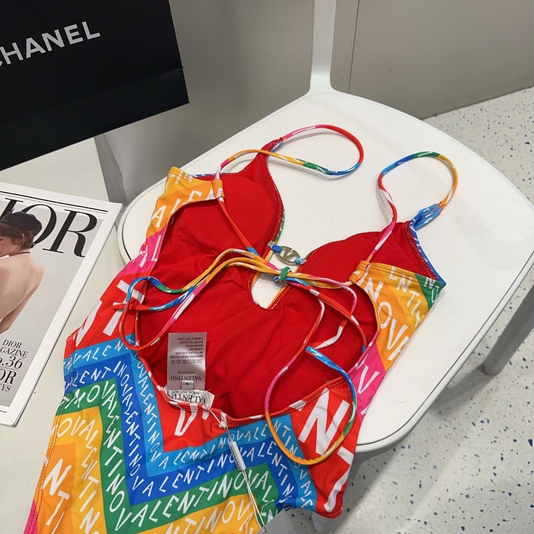 华伦天奴泳衣，上身显瘦而且好看！穿着很洋气😍SML