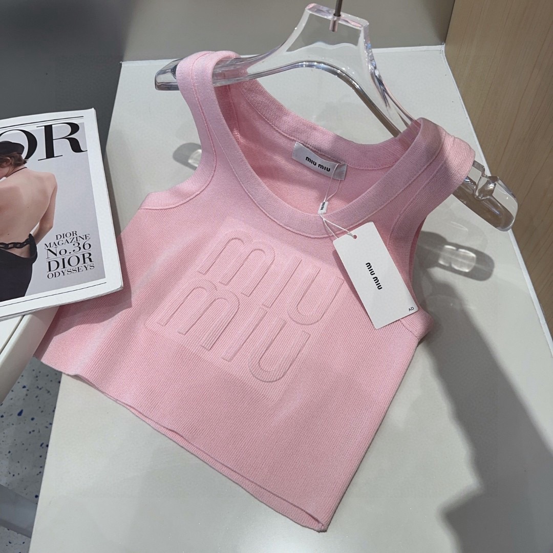 miumiu背心，搭外套单穿超🔥爆均码