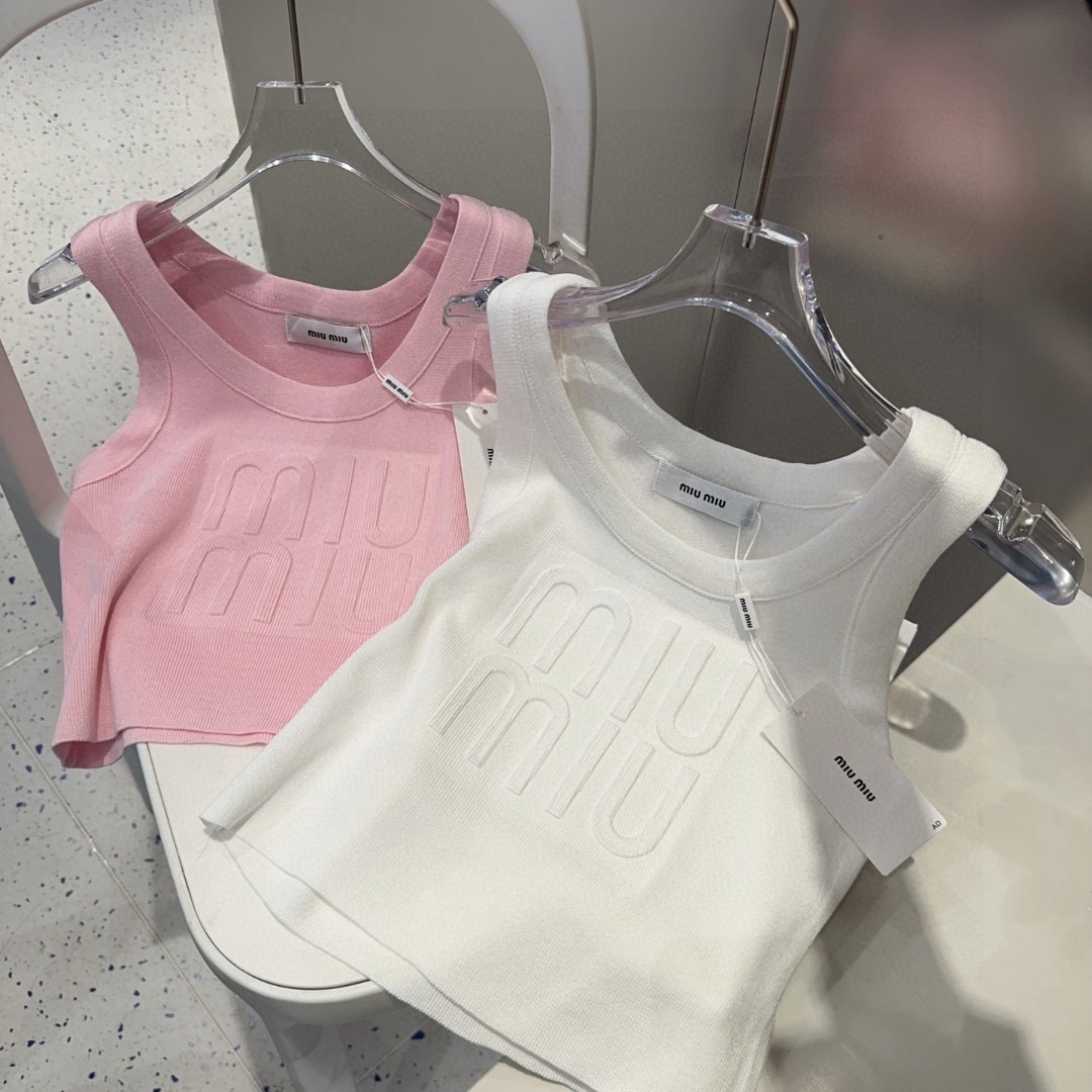 miumiu背心，搭外套单穿超🔥爆均码