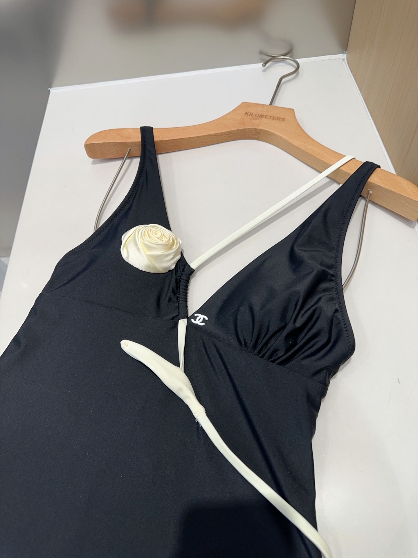 香奈儿泳衣，实物实在太美了！拍不出来它的美😍谁穿谁美！很值得入手✋ SML