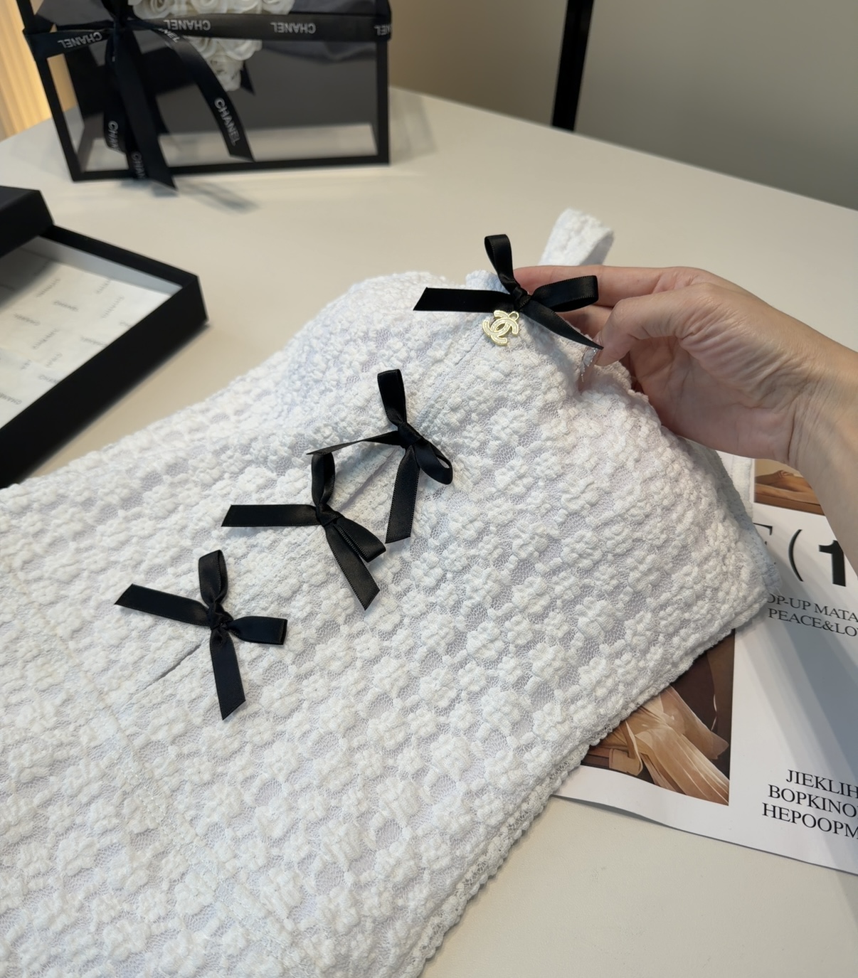 香奈儿泳衣，实物实在太美了！拍不出来它的美😍谁穿谁美！很值得入手✋ SML