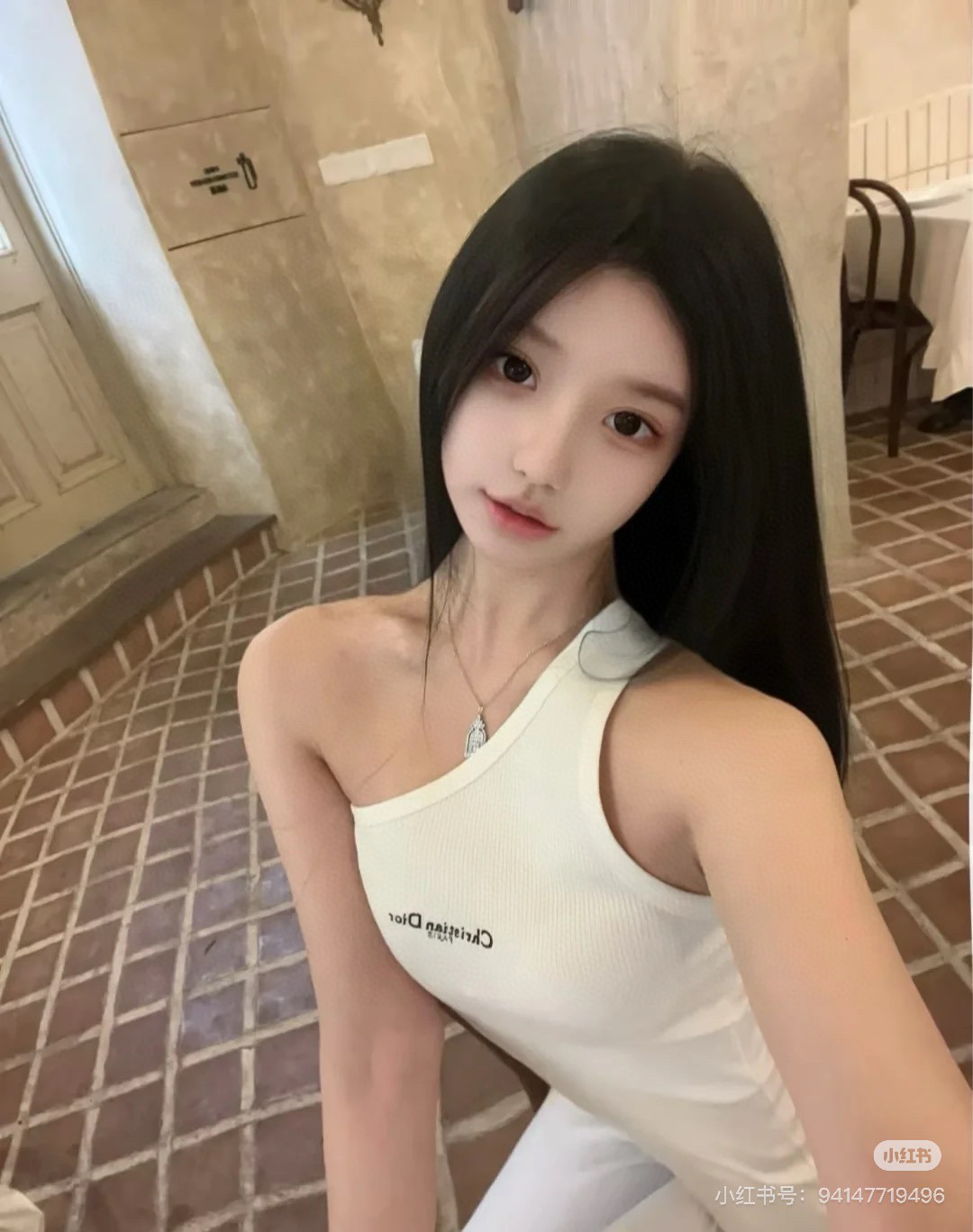 迪奥斜肩针织背心