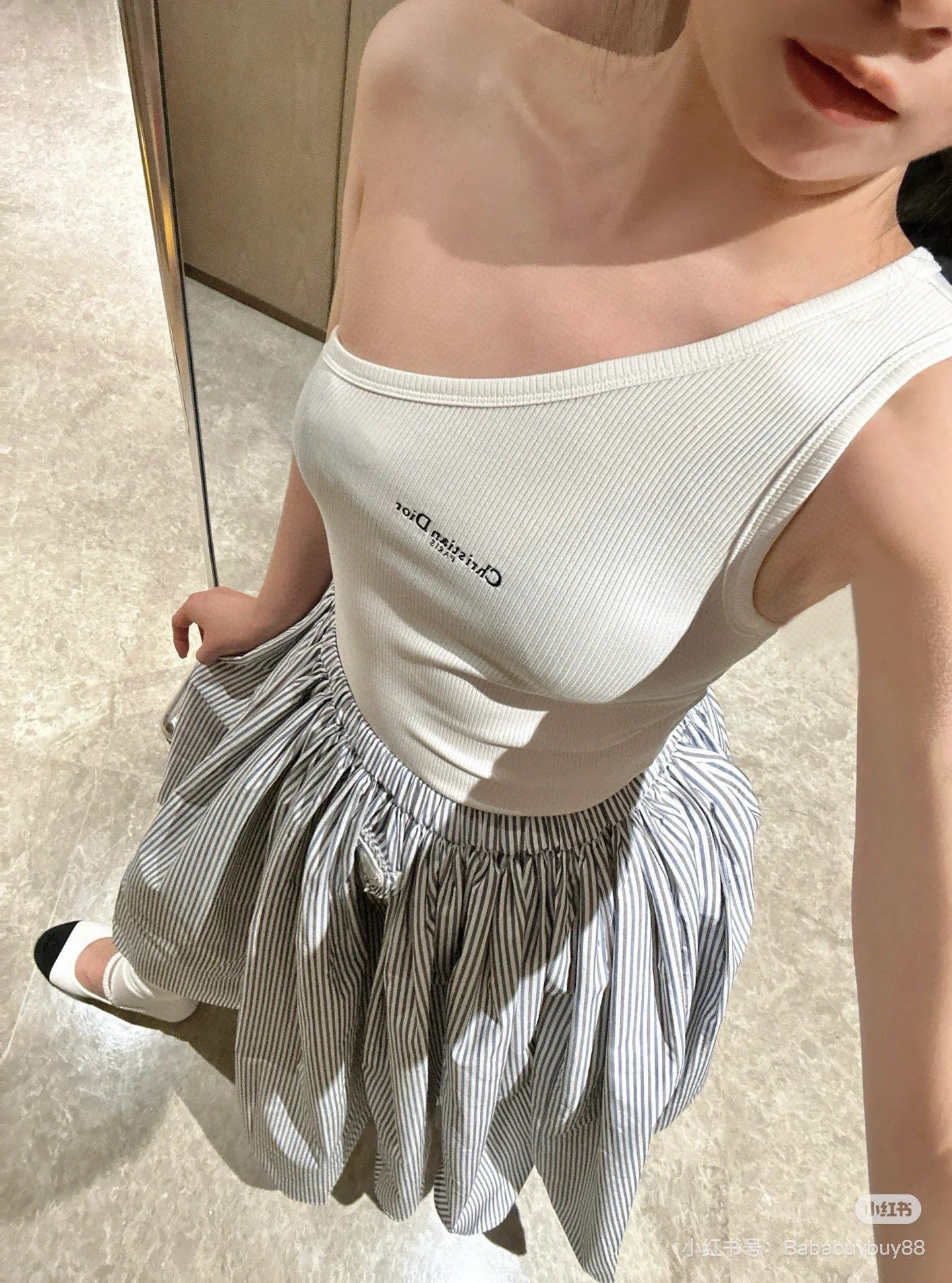 迪奥斜肩针织背心