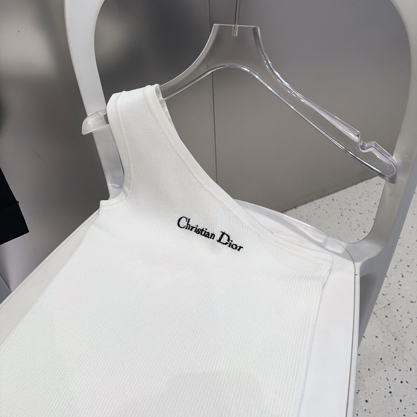 迪奥斜肩针织背心