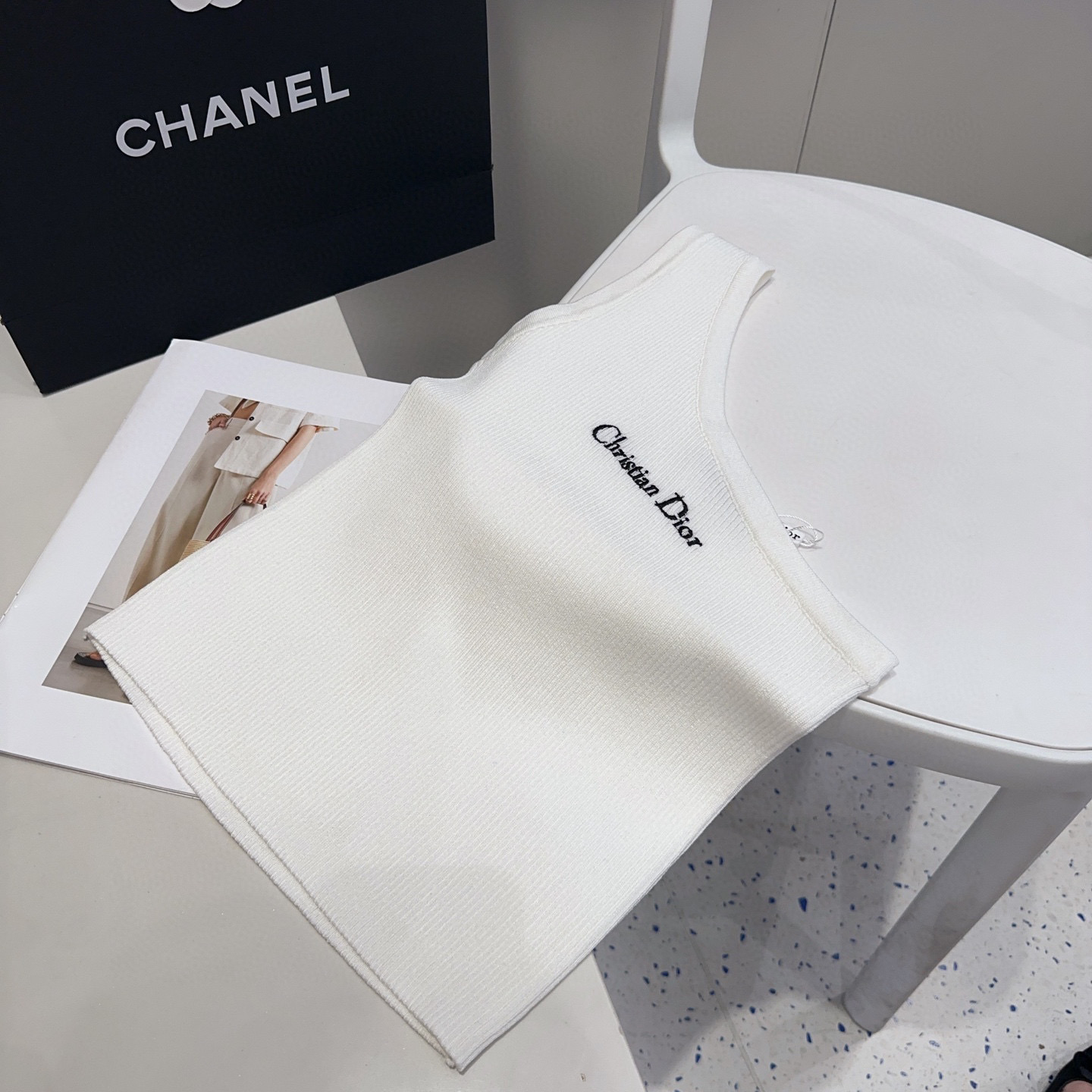 迪奥斜肩针织背心