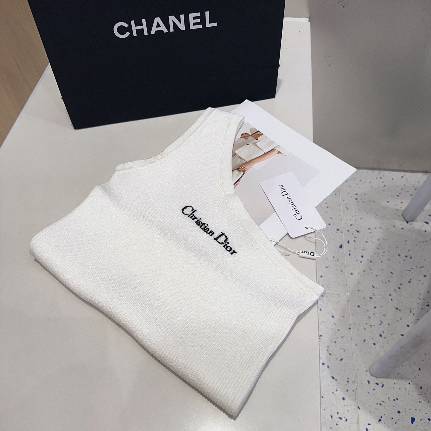 迪奥斜肩针织背心