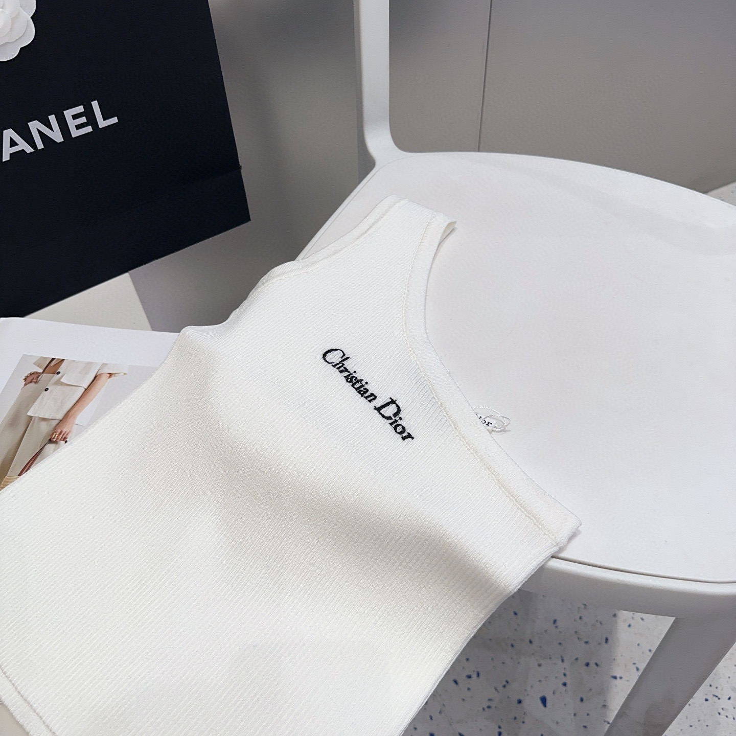 迪奥斜肩针织背心