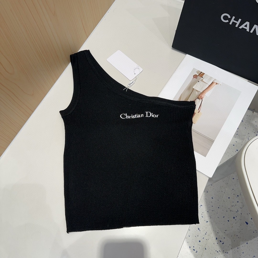 迪奥斜肩针织背心