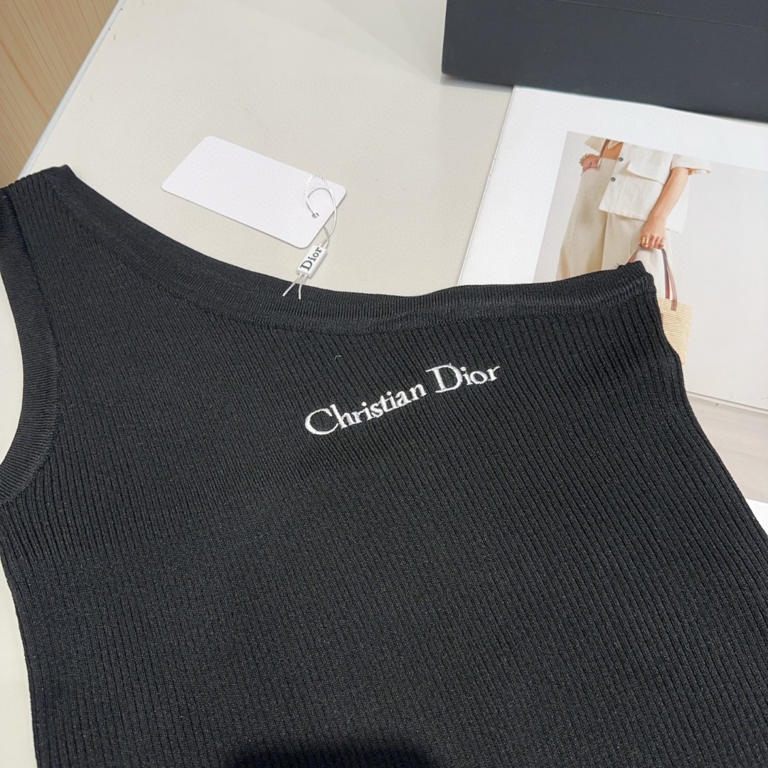 迪奥斜肩针织背心