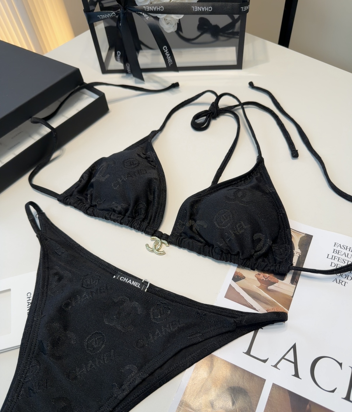 香奈儿泳衣，实物实在太美了！拍不出来它的美😍谁穿谁美！很值得入手✋ SML