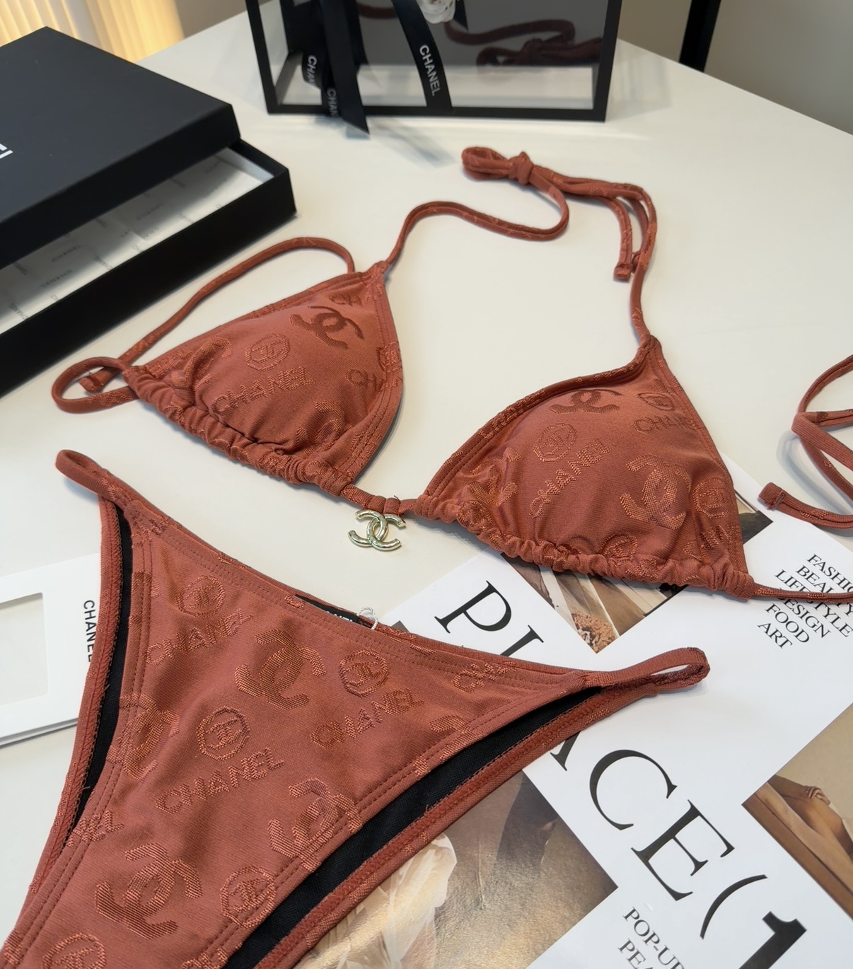 香奈儿泳衣，实物实在太美了！拍不出来它的美😍谁穿谁美！很值得入手✋ SML