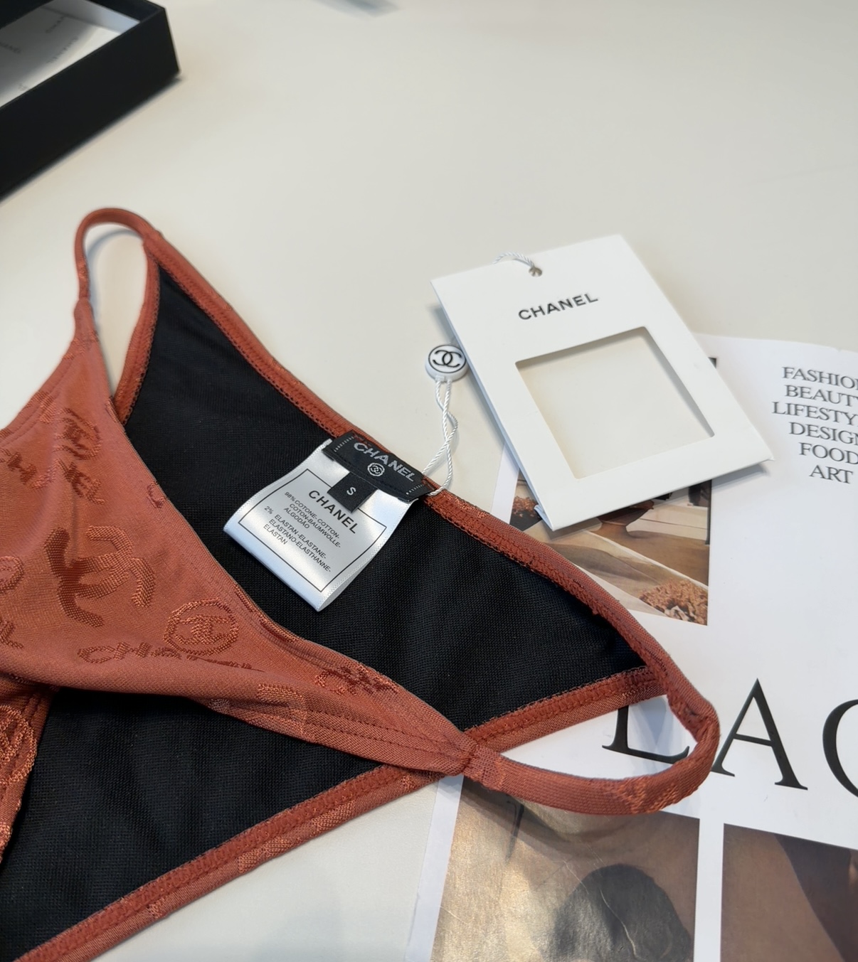 香奈儿泳衣，实物实在太美了！拍不出来它的美😍谁穿谁美！很值得入手✋ SML