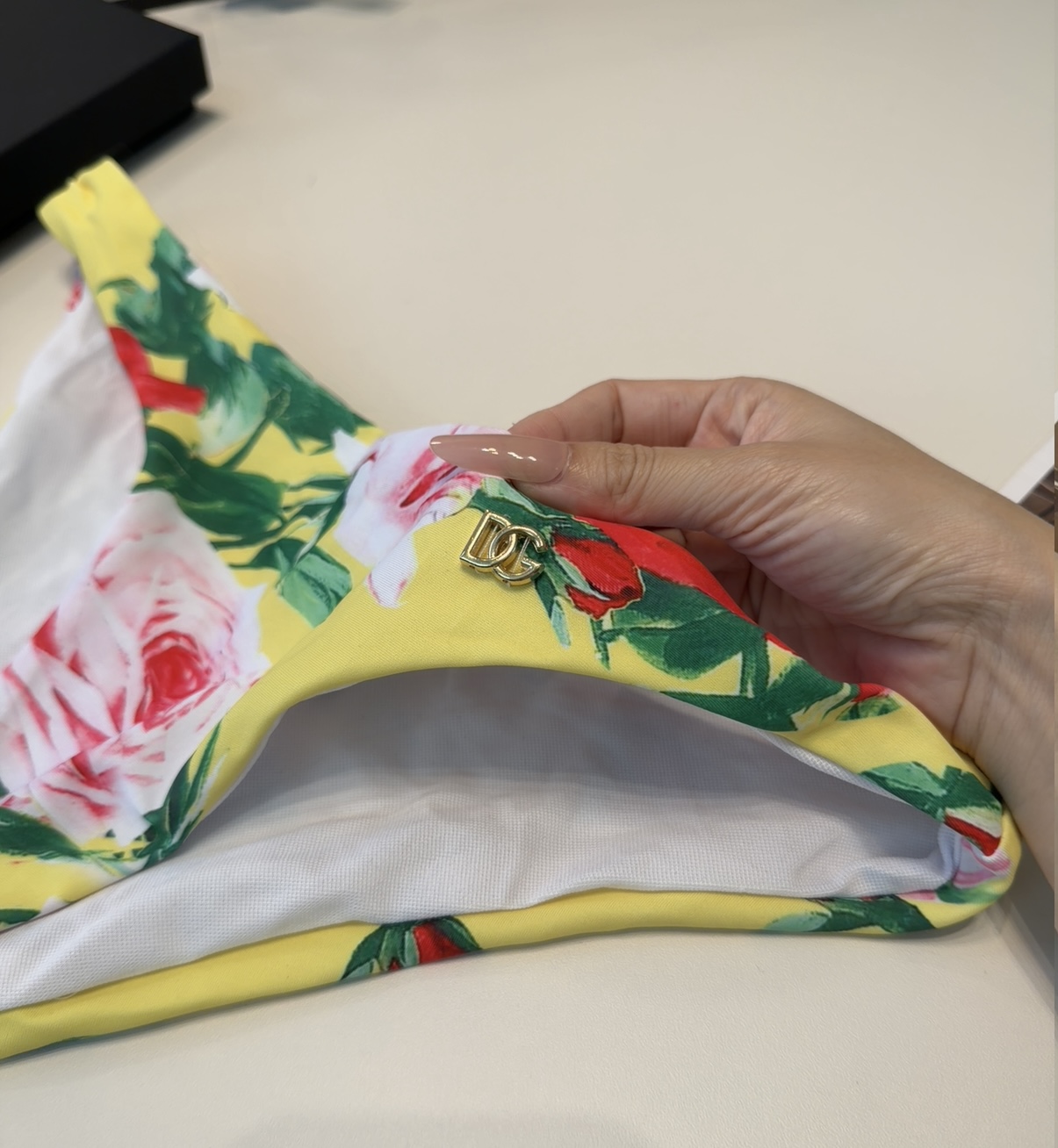 DG泳衣，实物实在太美了！拍不出来它的美😍谁穿谁美！很值得入手✋ SML