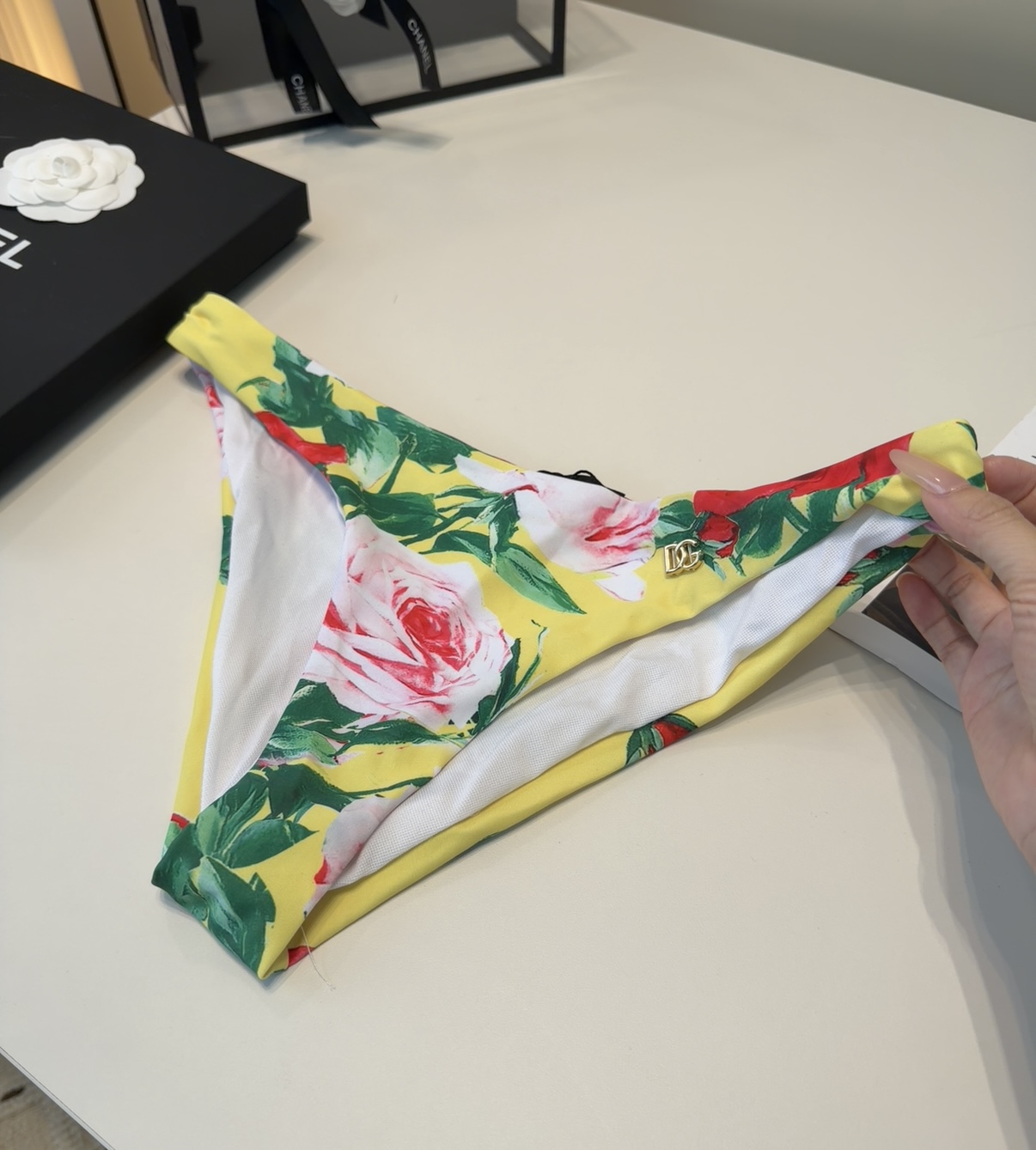 DG泳衣，实物实在太美了！拍不出来它的美😍谁穿谁美！很值得入手✋ SML