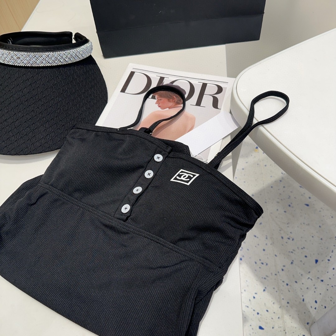 香奈儿泳衣，时尚潮人必备！实物超级好看！海边度假拍照超级好！SML