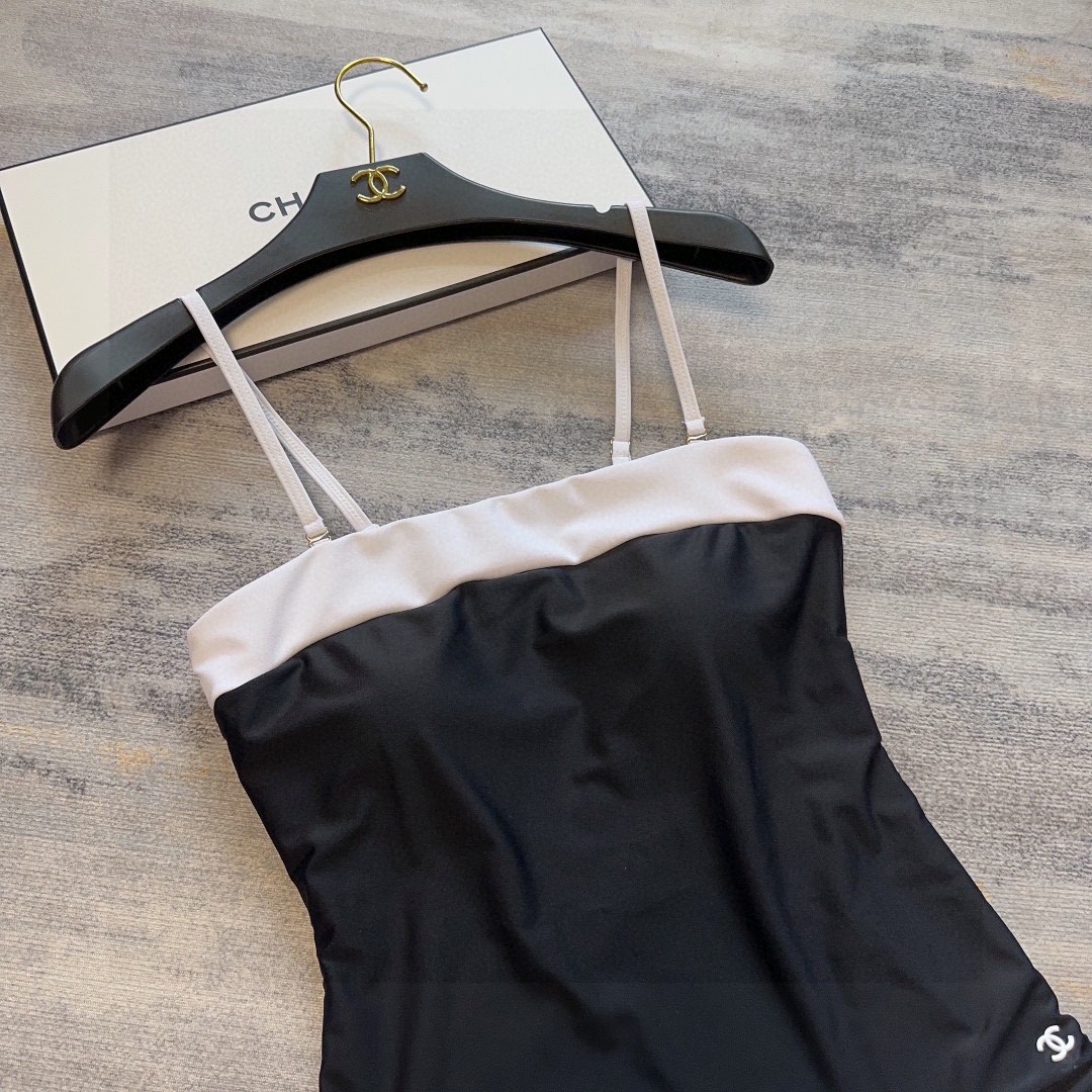 香奈儿泳衣，实物实在太美了！拍不出来它的美😍谁穿谁美！很值得入手✋ SML