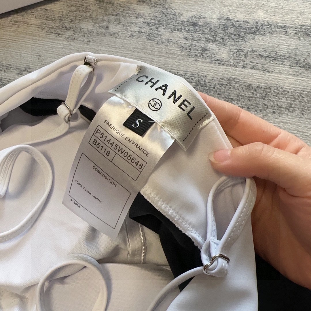 香奈儿泳衣，实物实在太美了！拍不出来它的美😍谁穿谁美！很值得入手✋ SML