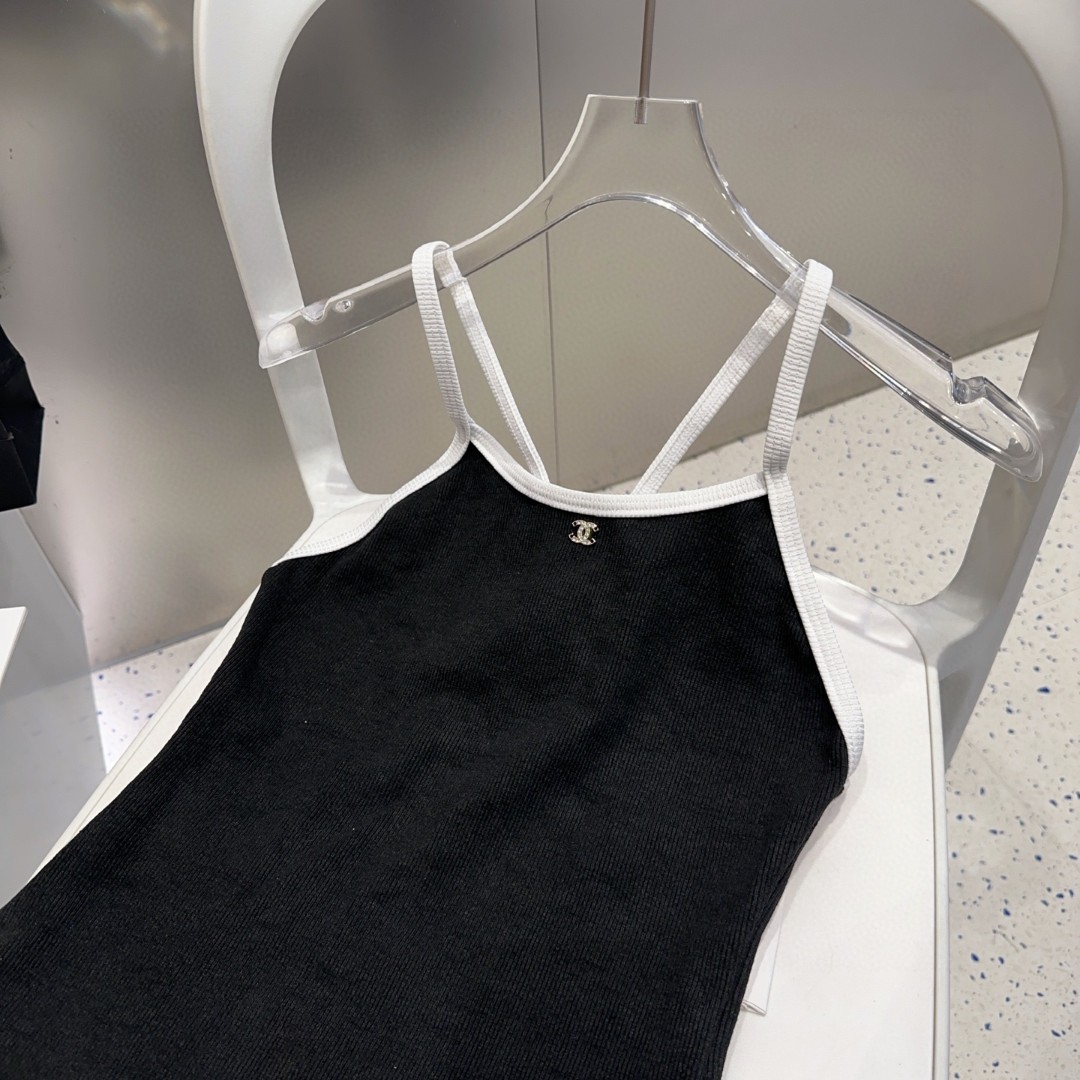 Chanel 黑白吊带连体衣太辣了！可以当打底外穿 超显身材单穿时髦高级 叠穿优雅复古SML