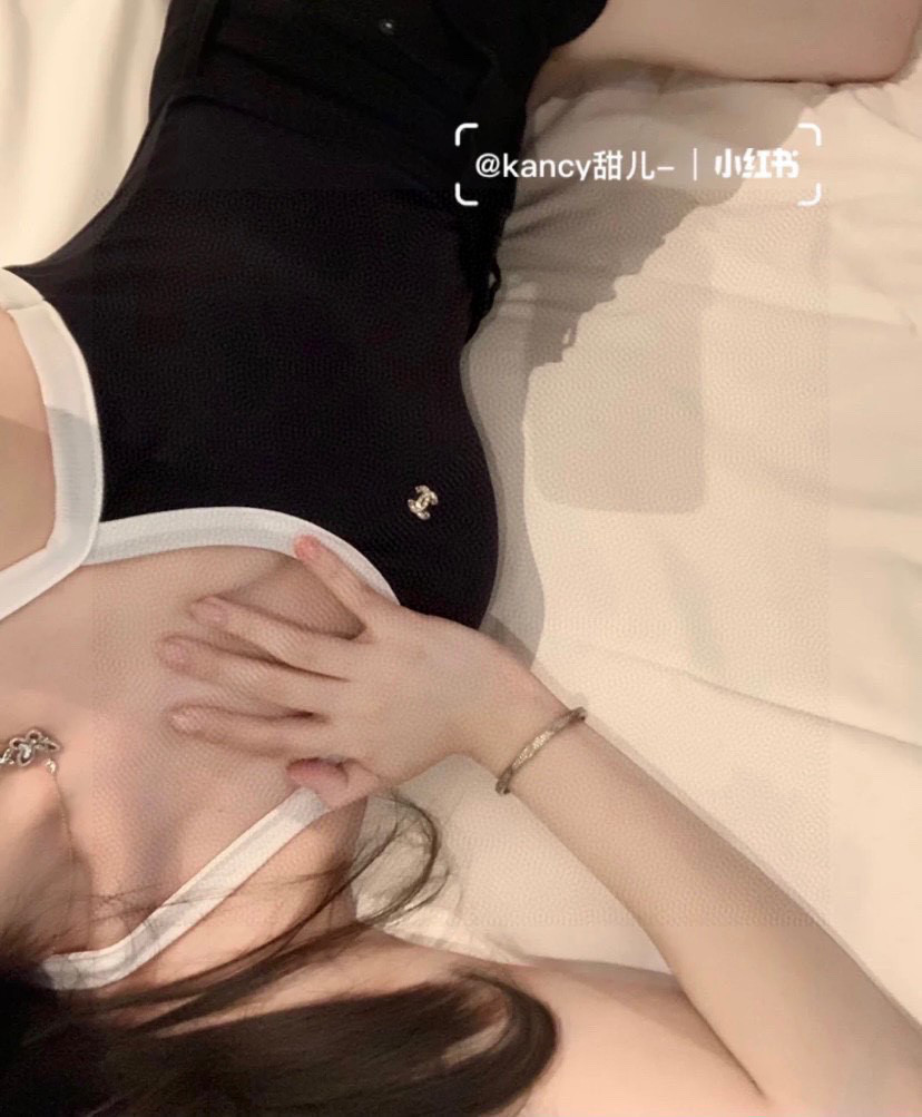 Chanel 黑白吊带连体衣太辣了！可以当打底外穿 超显身材单穿时髦高级 叠穿优雅复古SML