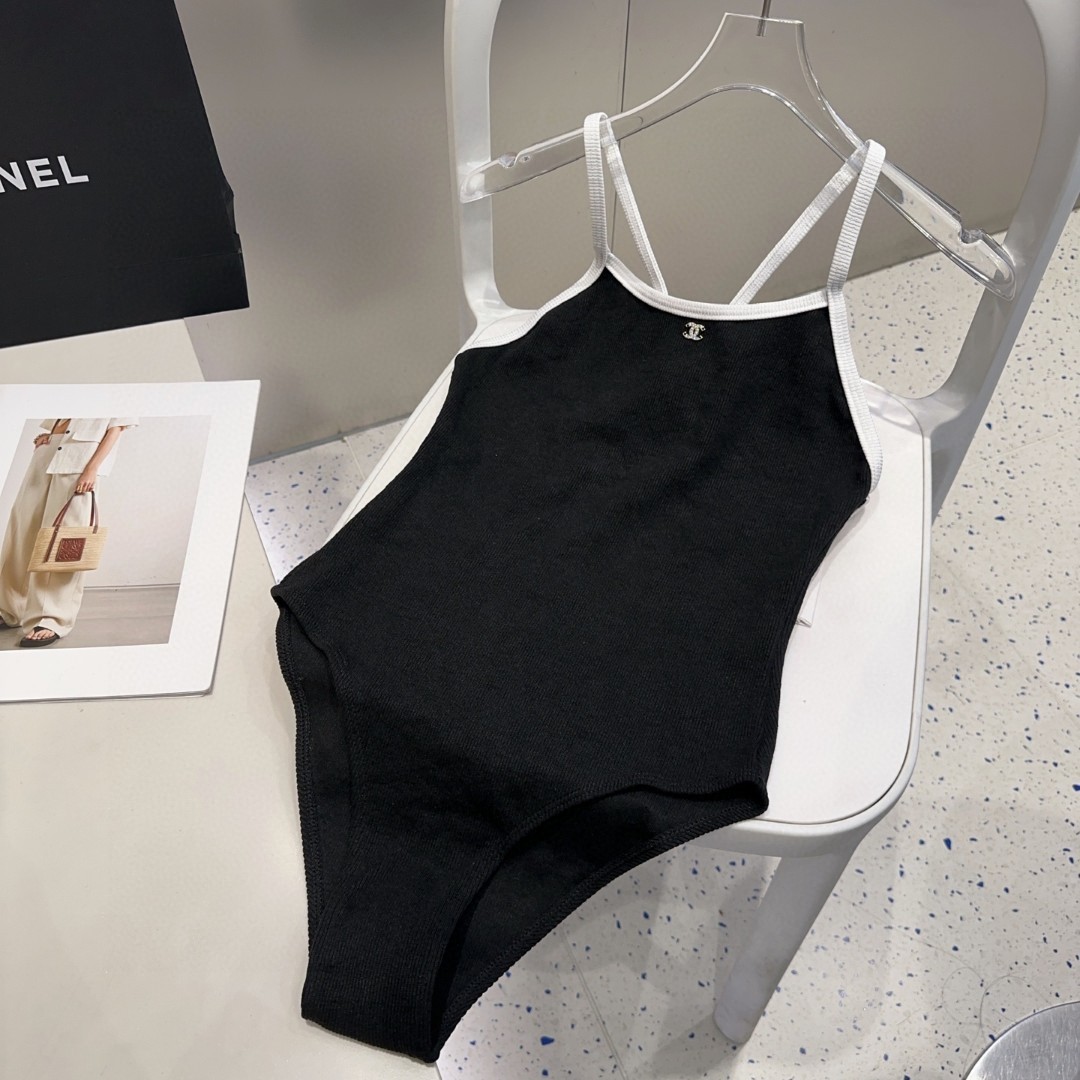 Chanel 黑白吊带连体衣太辣了！可以当打底外穿 超显身材单穿时髦高级 叠穿优雅复古SML