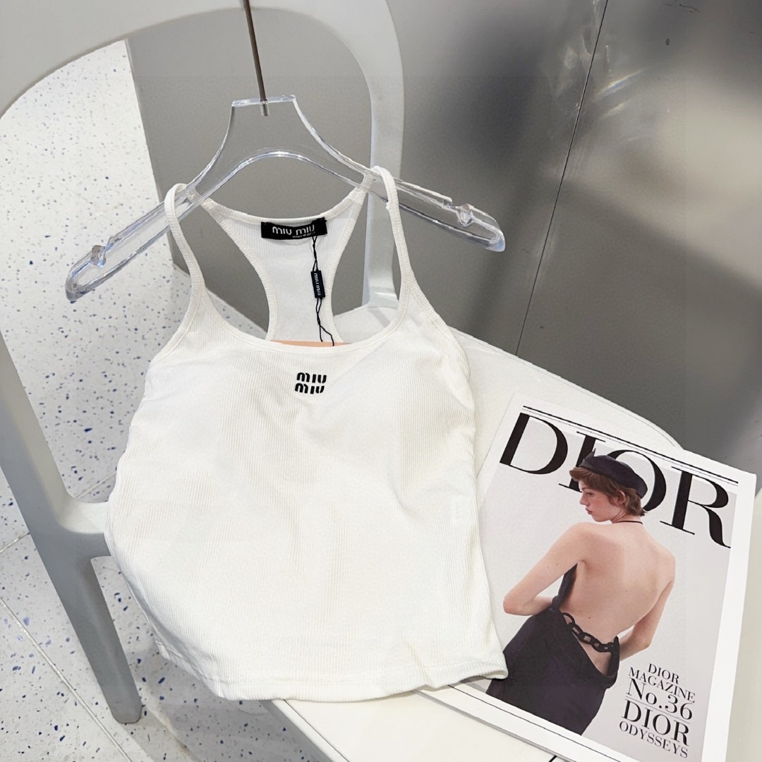 miumiu背心，搭外套单穿超🔥爆均码