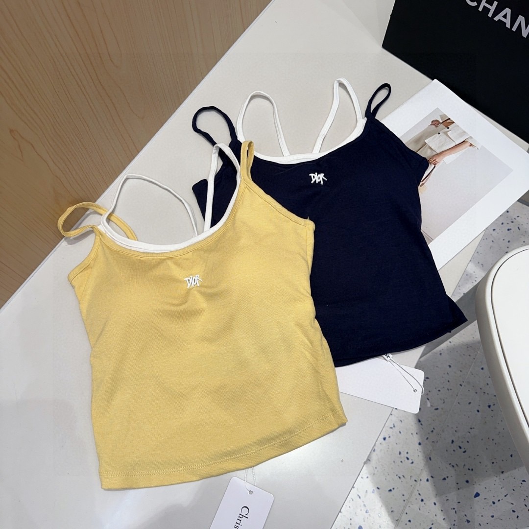 迪奥小背心，自带杯垫，搭外套单穿超🔥爆均码