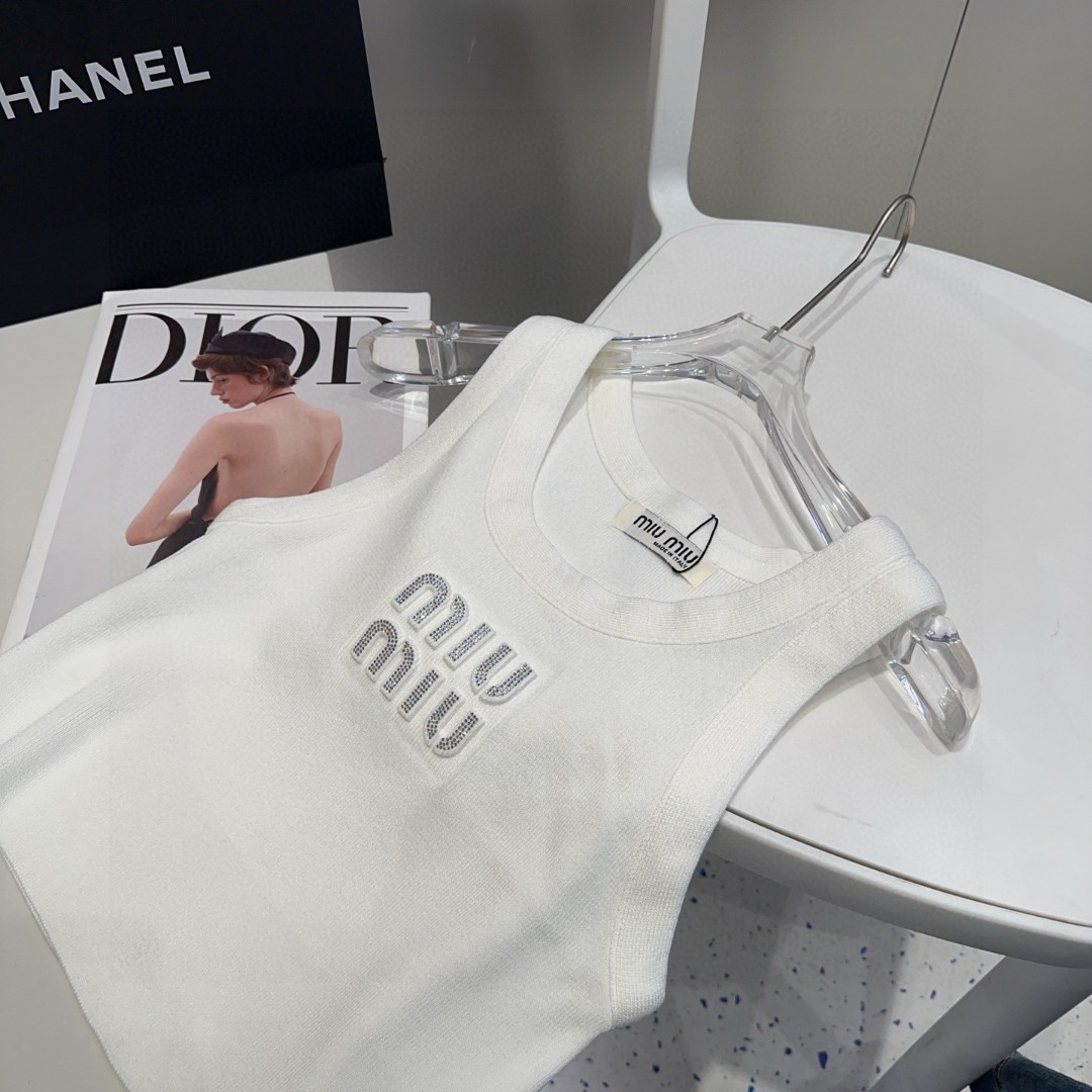 miumiu背心，搭外套单穿超🔥爆均码