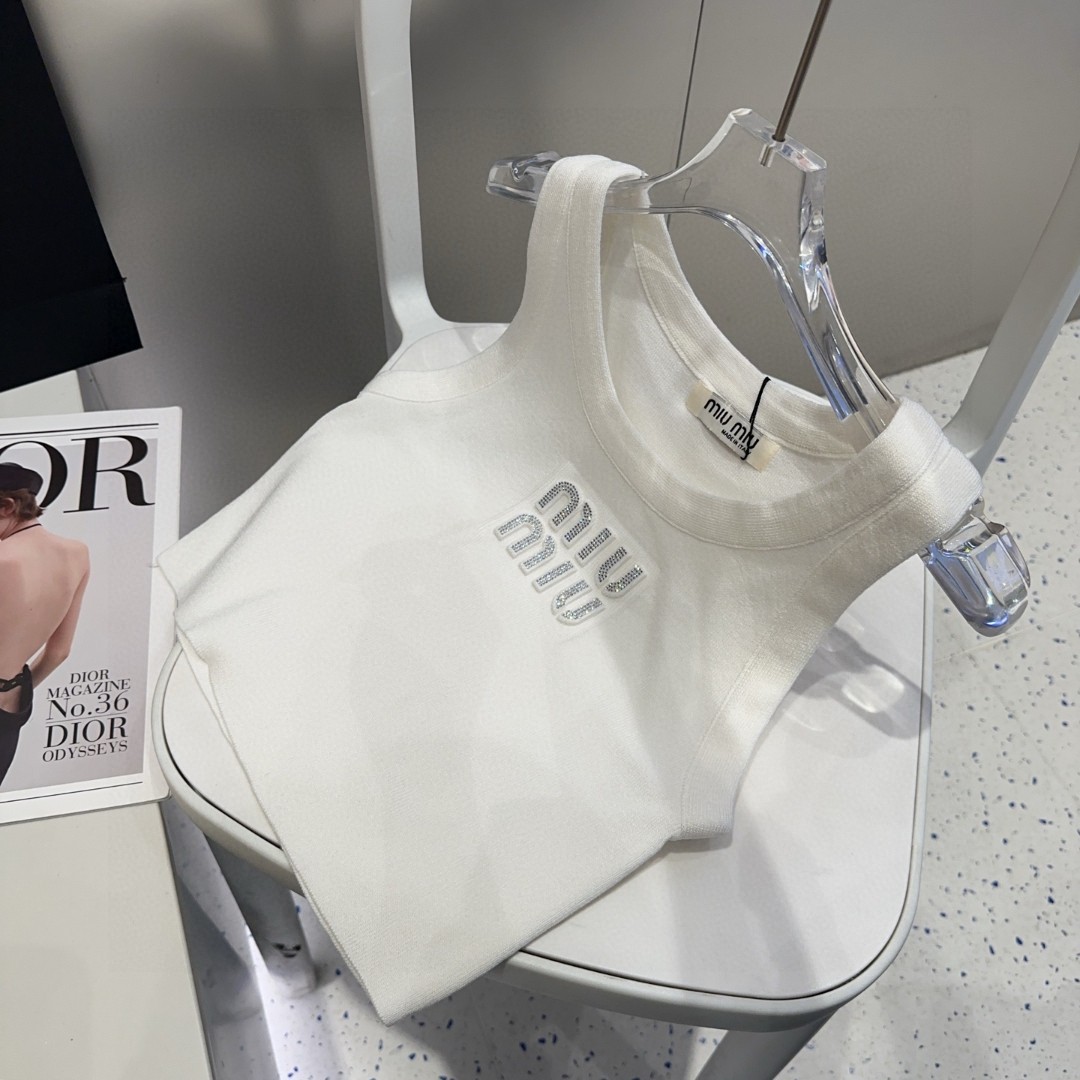 miumiu背心，搭外套单穿超🔥爆均码