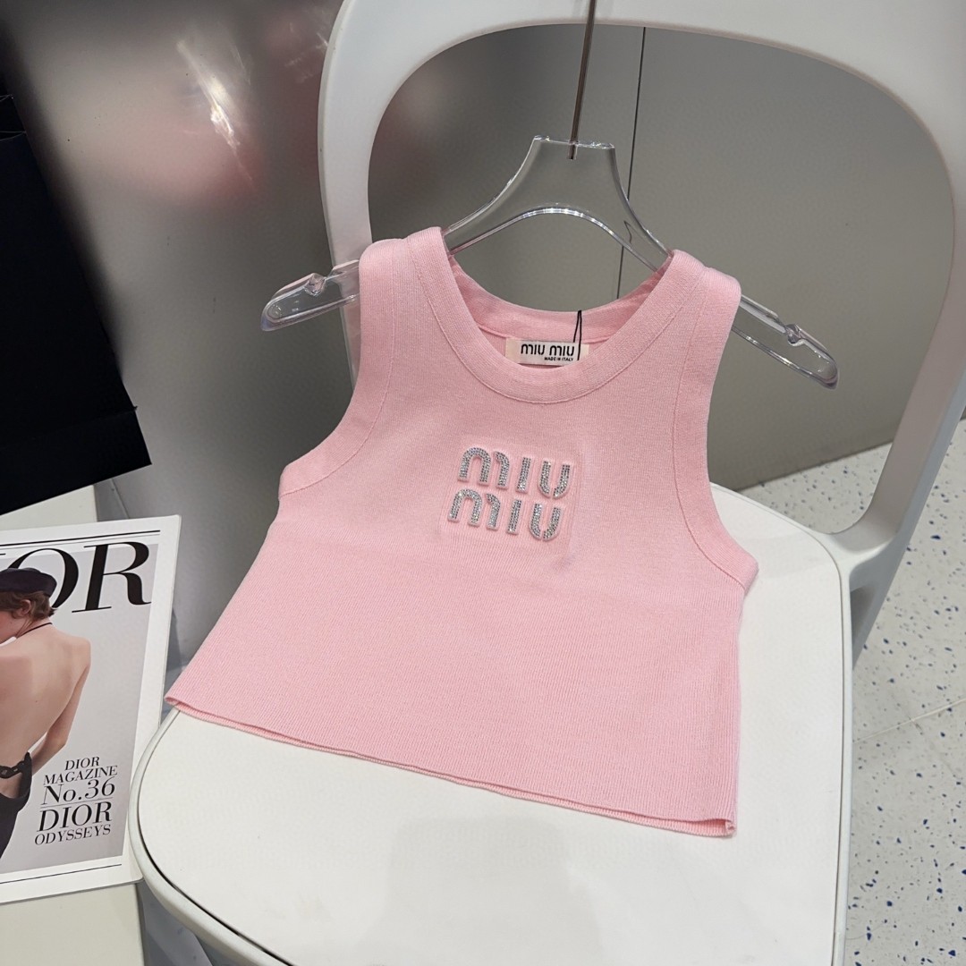 miumiu背心，搭外套单穿超🔥爆均码