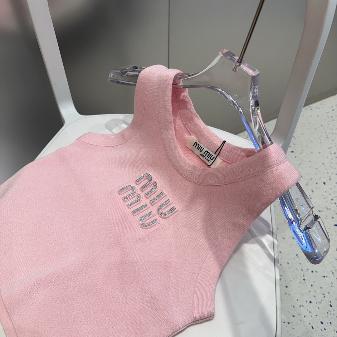 miumiu背心，搭外套单穿超🔥爆均码