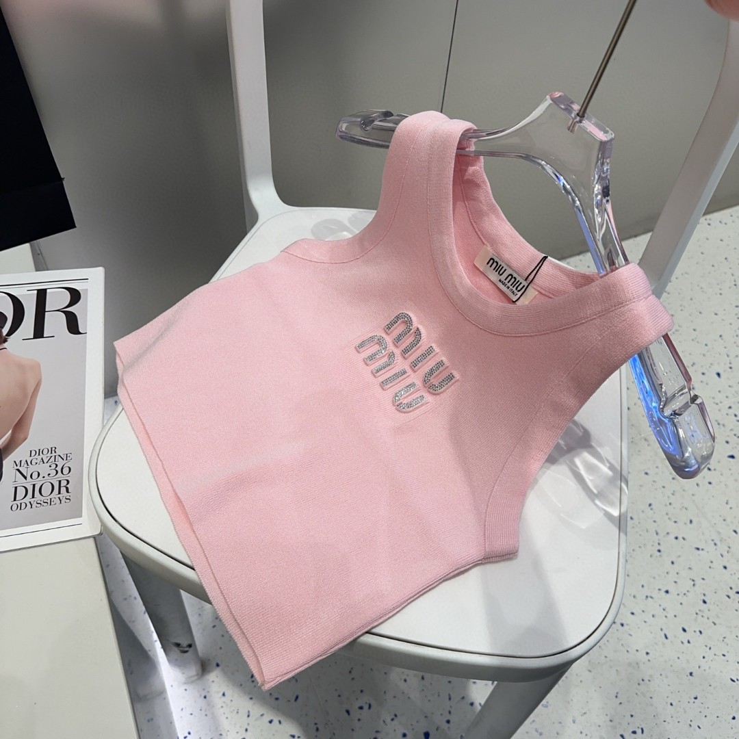 miumiu背心，搭外套单穿超🔥爆均码