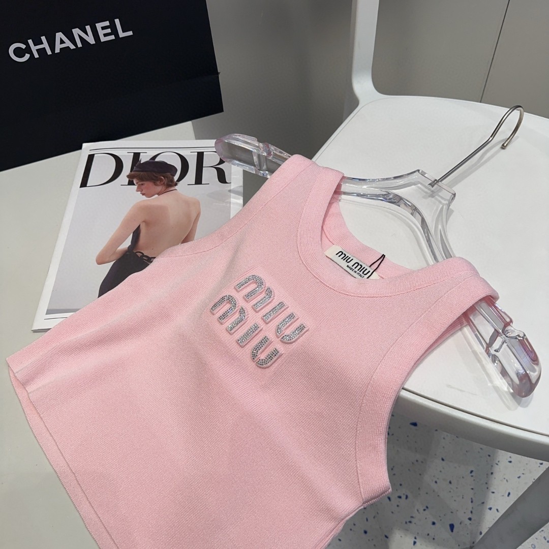 miumiu背心，搭外套单穿超🔥爆均码