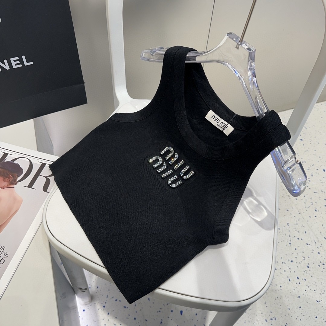 miumiu背心，搭外套单穿超🔥爆均码